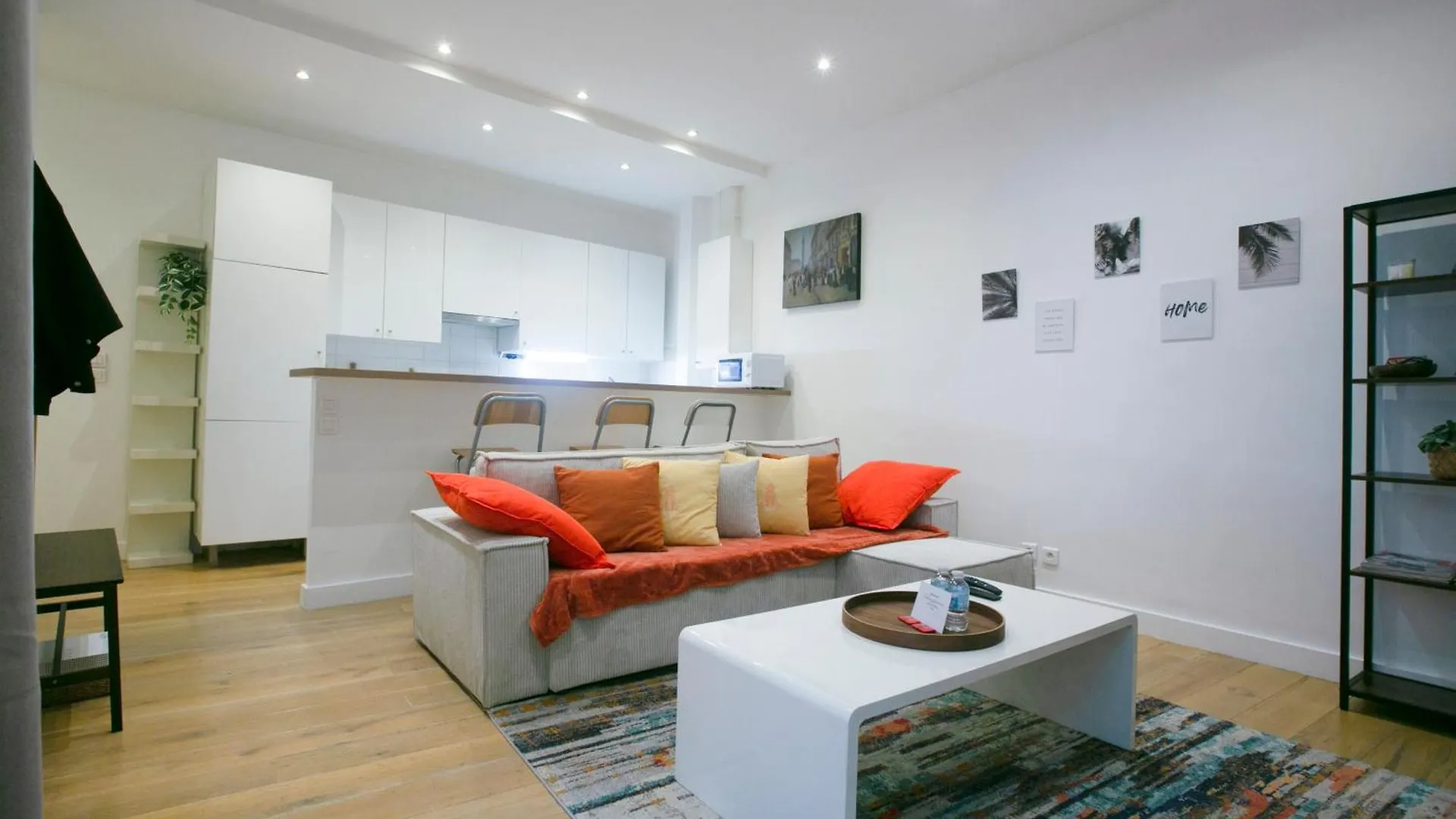 Apartment Warm 2 Bedrooms - C38 *