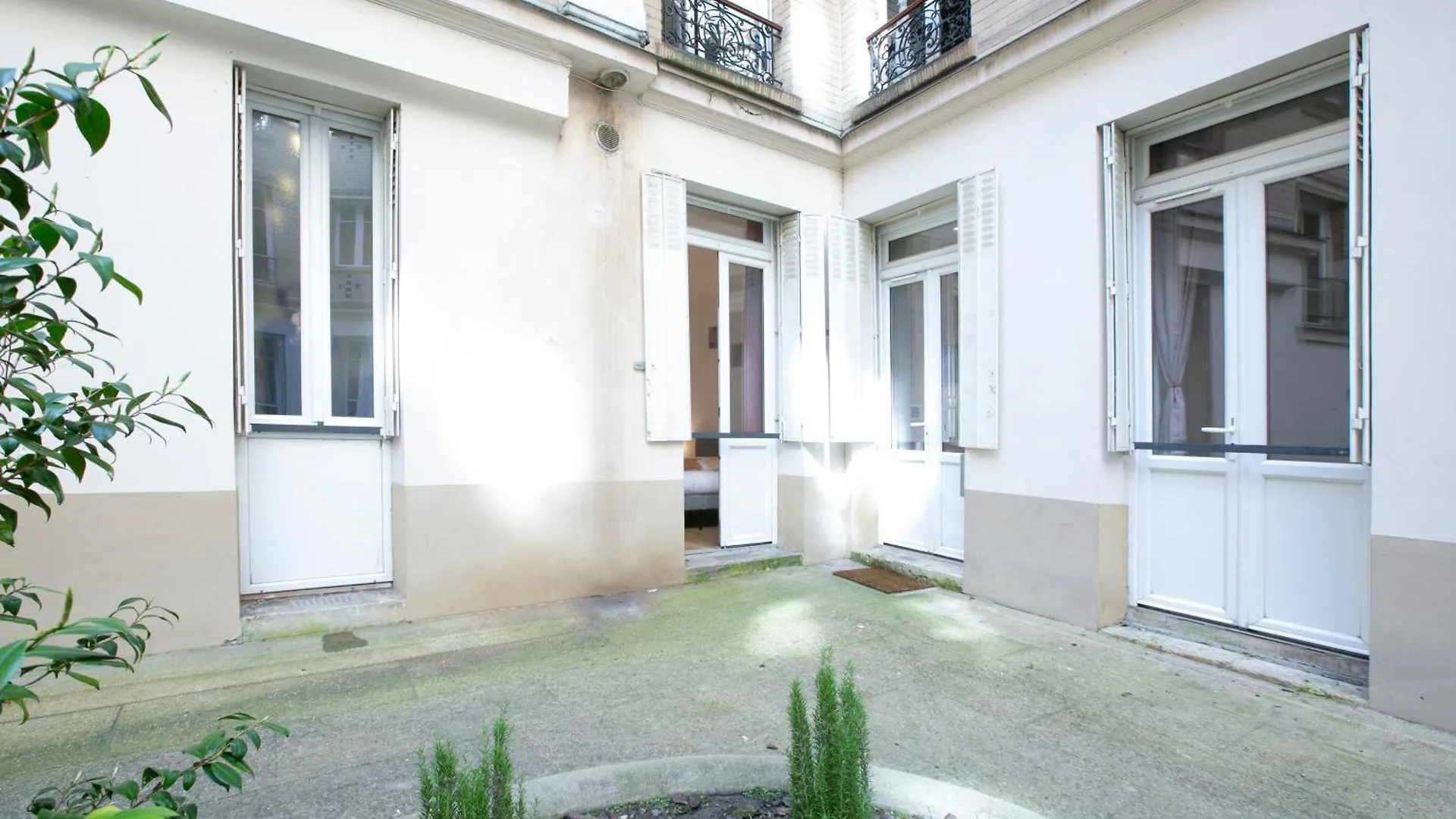 Warm 2 Bedrooms - C38
